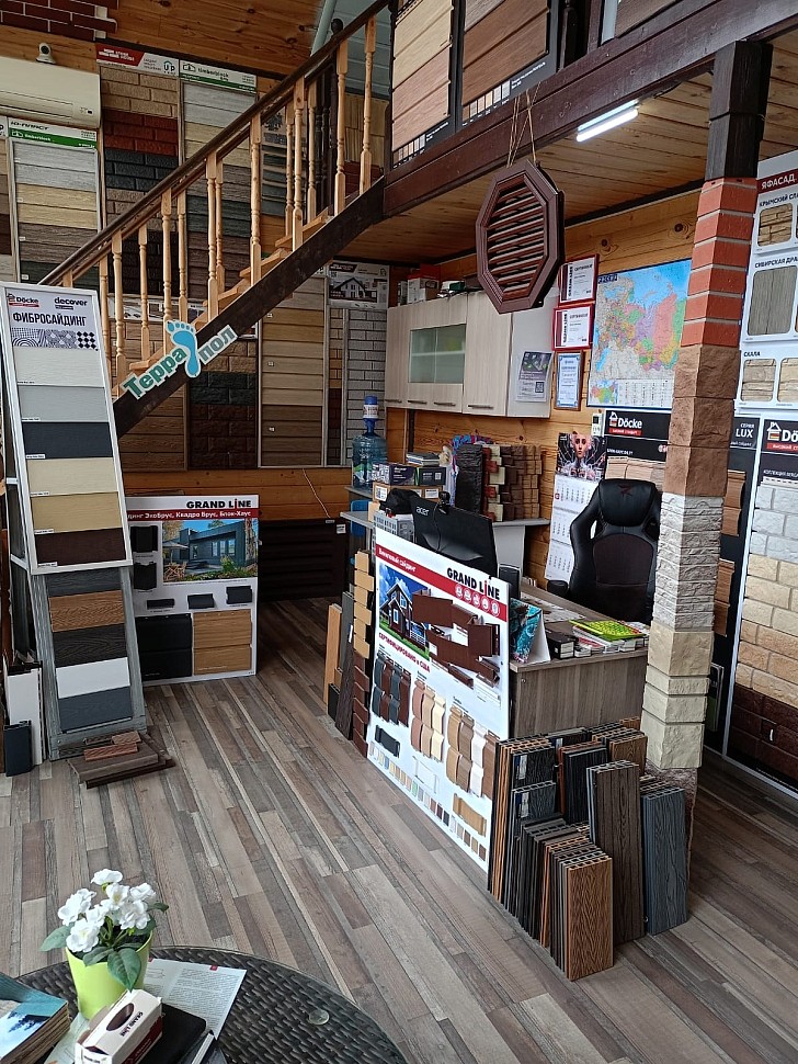 Санкт-Петербург, Кудрово, Мурманское шоссе, 12-й километр, дом 23. Выставка "Эксподом" на парковке Мега Дыбенко