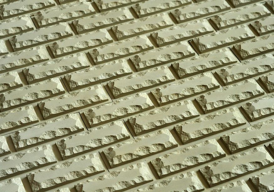 Фасадная плитка Кирисс Фасад с колотой фаской купить в Барнауле